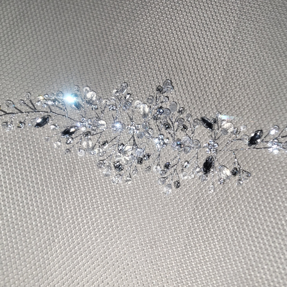 Elegant Silver Embellished Hair Jewelry
